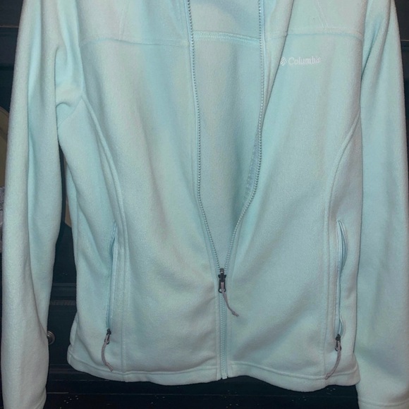 Columbia Women's Light Green Fleece Jacket ( M ) - Picture 3 of 8